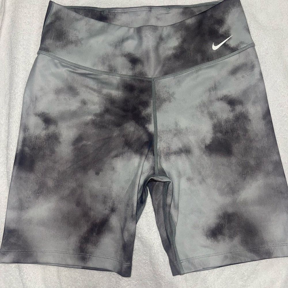 Nike 6”in shorts